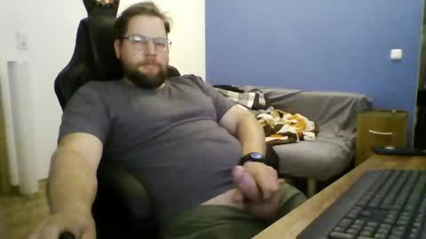 gnik_labinnah online show from July 23, 2026, 9:13 pm