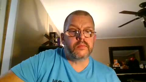 Snapshot of gobey33 chatting on September 10, 2025, 12:10 am IDKIDCIDGAF online show from September 10, 2025, 12:10 am