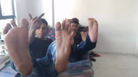 god_chinolatino online show from May 3, 2026, 1:39 pm