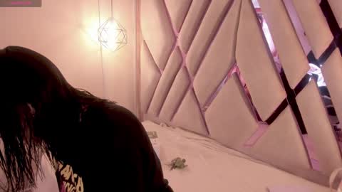 M A R T I N A  online show from April 15, 2026, 12:45 pm