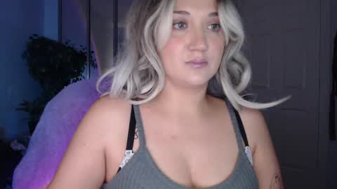 Snapshot of goddessemmy chatting on May 24, 2026, 4:17 am Goddess Emmy online show from May 24, 2026, 4:17 am