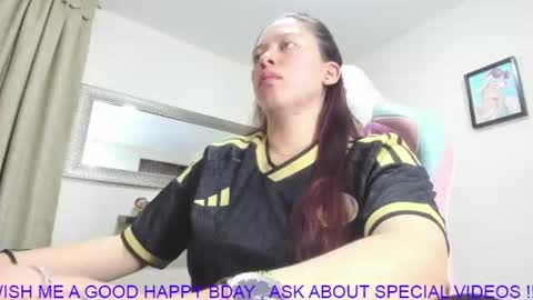 Snapshot of goddessjessica_roger chatting on July 8, 2026, 4:50 am Goddess Jessica and slave Roger online show from July 8, 2026, 4:50 am