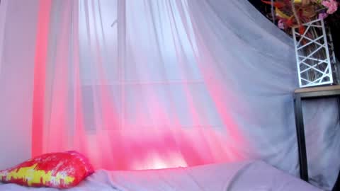 Snapshot of goddessjulieta chatting on December 27, 2024, 10:37 pm Julieta online show from December 27, 2024, 10:37 pm