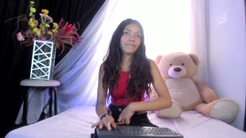 Snapshot of goddessjulieta chatting on January 7, 2025, 6:56 pm Julieta online show from January 7, 2025, 6:56 pm