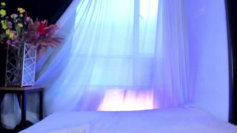 Snapshot of goddessjulieta chatting on January 22, 2025, 10:15 pm Julieta online show from January 22, 2025, 10:15 pm