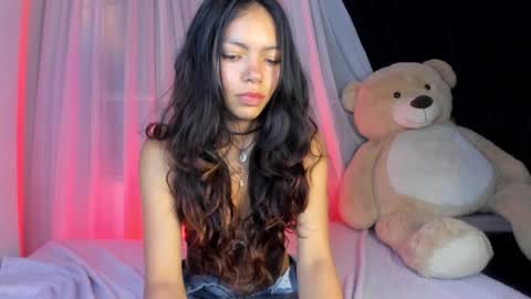Snapshot of goddessjulieta chatting on January 28, 2025, 1:18 am Julieta online show from January 28, 2025, 1:18 am