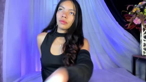 Snapshot of goddessjulieta chatting on January 31, 2025, 11:03 pm Julieta online show from January 31, 2025, 11:03 pm