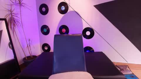 Snapshot of goddessjulieta chatting on September 10, 2025, 7:58 pm Julieta online show from September 10, 2025, 7:58 pm
