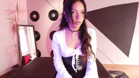 Snapshot of goddessjulieta chatting on September 14, 2025, 7:24 pm Julieta online show from September 14, 2025, 7:24 pm