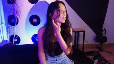 Snapshot of goddessjulieta chatting on September 16, 2025, 7:15 pm Julieta online show from September 16, 2025, 7:15 pm