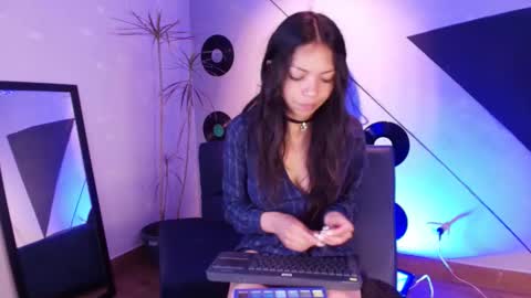 Snapshot of goddessjulieta chatting on October 17, 2025, 8:00 pm Julieta online show from October 17, 2025, 8:00 pm