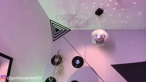 Julieta online show from March 28, 2026, 7:24 pm