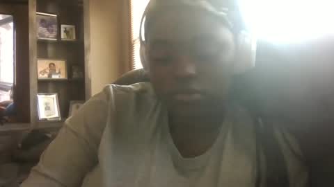 goddessnyia online show from February 4, 2025, 5:23 pm