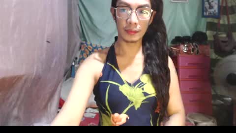 Snapshot of goddesssonyaxxx chatting on June 18, 2026, 6:24 am KENNY DOLL online show from June 18, 2026, 6:24 am