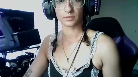 goddessvikkii online show from January 7, 2026, 9:17 pm