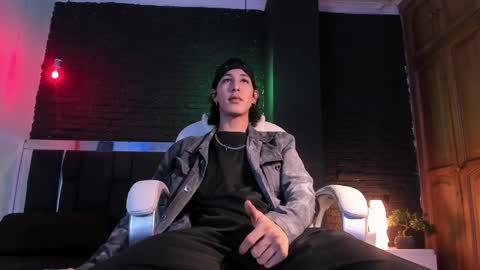 Snapshot of godly_huan chatting on December 8, 2024, 5:07 am HUAN online show from December 8, 2024, 5:07 am