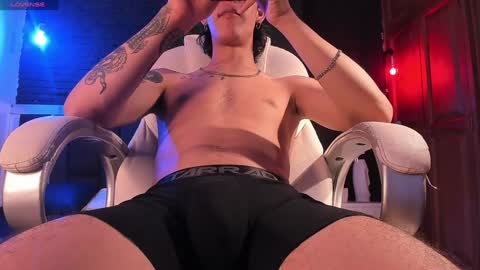 Snapshot of godly_huan chatting on January 13, 2025, 8:15 pm HUAN online show from January 13, 2025, 8:15 pm