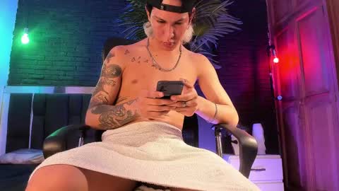 Snapshot of godly_huan chatting on February 24, 2025, 5:42 pm HUAN online show from February 24, 2025, 5:42 pm