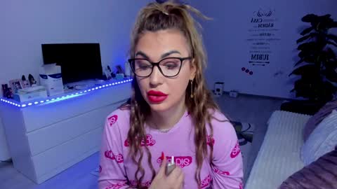 Snapshot of golddivine00 chatting on January 11, 2025, 5:10 am Nicole.. online show from January 11, 2025, 5:10 am