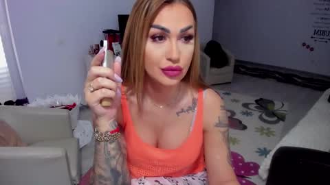 Snapshot of golddivine00 chatting on March 2, 2025, 7:21 am Nicole.. online show from March 2, 2025, 7:21 am