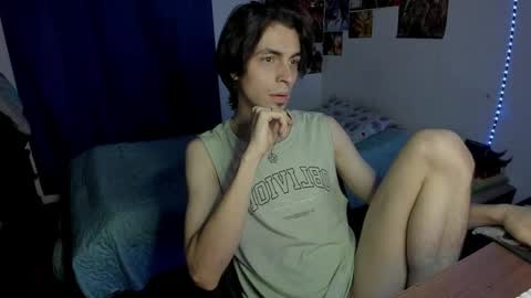 Snapshot of golden_ryan chatting on May 5, 2026, 5:37 am Jmmmm online show from May 5, 2026, 5:37 am