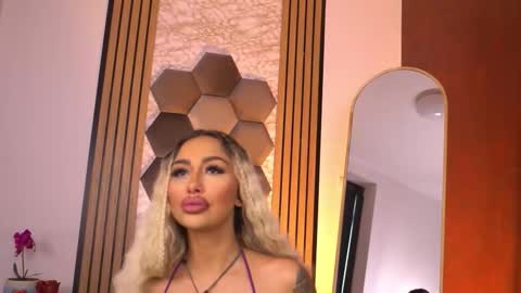 Snapshot of goldenamberx chatting on February 13, 2026, 7:04 am GoldenAmberX online show from February 13, 2026, 7:04 am