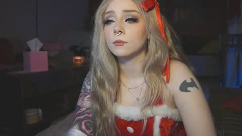 Snapshot of goldengoddessxxx chatting on December 27, 2024, 11:10 pm Sammy online show from December 27, 2024, 11:10 pm