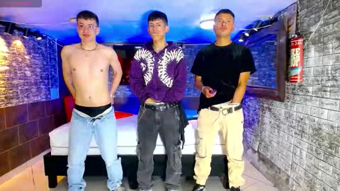 GOLDENJOI online show from September 20, 2025, 10:44 pm