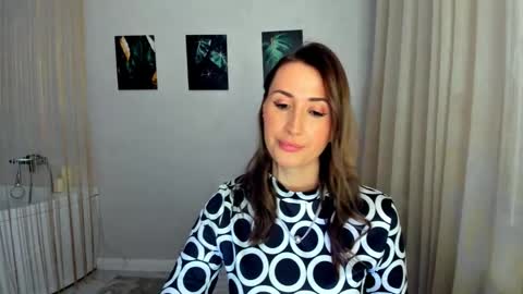 Olivia online show from March 26, 2026, 8:14 pm