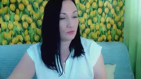 goldmoonn online show from April 18, 2026, 12:42 pm