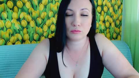 Snapshot of goldmoonn chatting on June 18, 2026, 12:53 pm goldmoonn online show from June 18, 2026, 12:53 pm