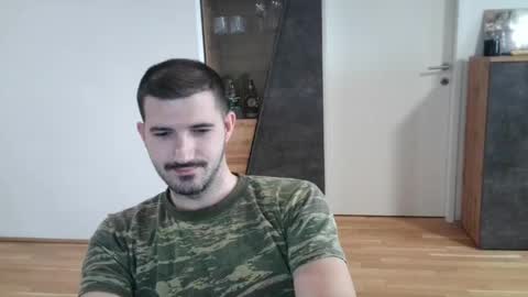 goldnic_10 online show from May 6, 2026, 4:52 am