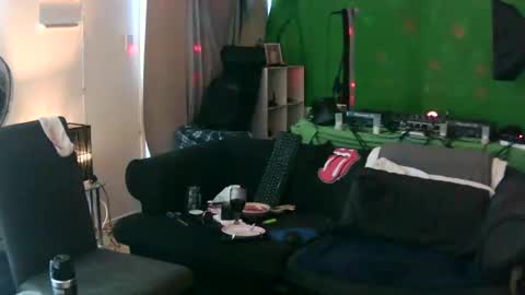 goldyguy011 online show from January 19, 2025, 5:58 am