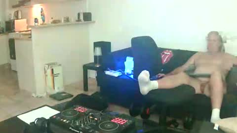 goldyguy011 online show from May 24, 2026, 6:35 pm