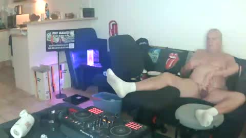 goldyguy011 online show from July 16, 2026, 5:52 pm