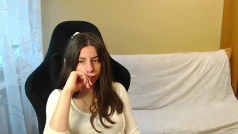 Elizabeth Effie online show from June 5, 2026, 4:35 pm