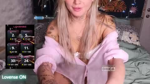 goodgirl0024 online show from March 17, 2026, 8:34 pm