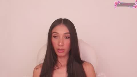 Snapshot of gorgeous_brunette chatting on December 1, 2025, 9:36 am Rose online show from December 1, 2025, 9:36 am