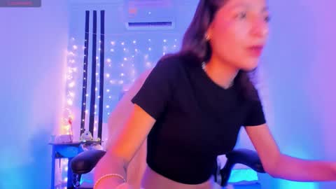 i am Jessi  I love animals and drawing I hope to get along with everyone. XOXO online show from February 9, 2026, 7:40 pm