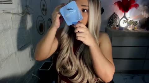 Snapshot of gorgeousamandarose chatting on December 28, 2024, 1:50 am Amanda rose online show from December 28, 2024, 1:50 am