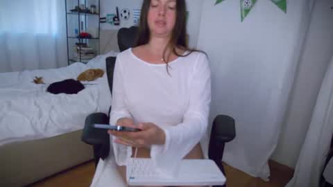 Snapshot of gorgeousg1rl chatting on July 17, 2026, 4:12 pm I am Anna ig gorgeousg1rrrl online show from July 17, 2026, 4:12 pm