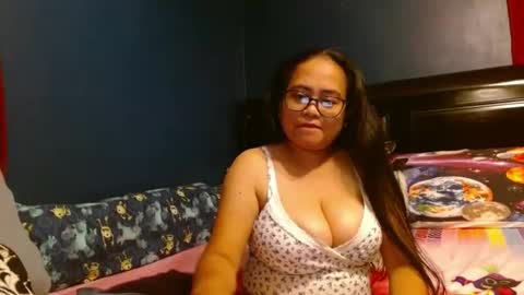 gorgeouslyn09 online show from October 15, 2025, 9:59 pm