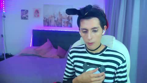 Snapshot of goth_minerva chatting on April 21, 2026, 1:39 pm goth_minerva online show from April 21, 2026, 1:39 pm
