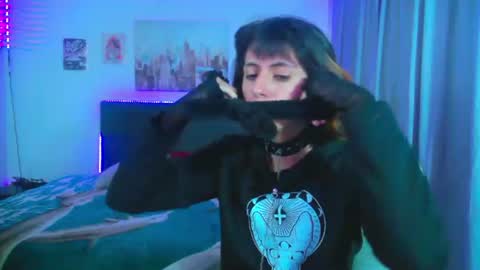 Snapshot of goth_minerva chatting on June 24, 2026, 1:32 pm goth_minerva online show from June 24, 2026, 1:32 pm