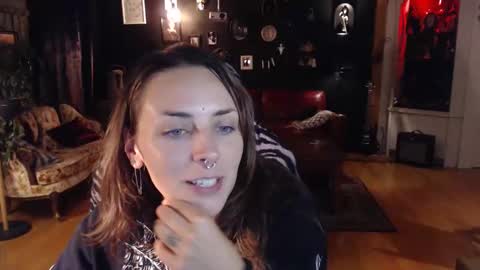 Snapshot of gothstripper chatting on September 26, 2025, 12:25 am Hezra online show from September 26, 2025, 12:25 am