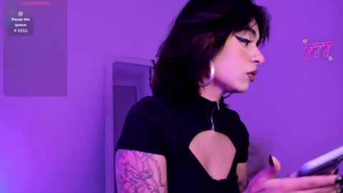 Snapshot of gothv chatting on June 18, 2026, 1:39 am Violet online show from June 18, 2026, 1:39 am
