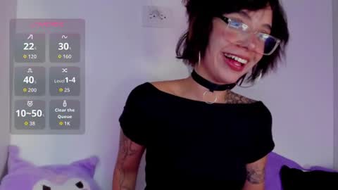 Snapshot of gothv chatting on July 9, 2026, 1:20 am Violet online show from July 9, 2026, 1:20 am