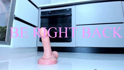 GRACE KIROZ online show from February 10, 2025, 6:42 am