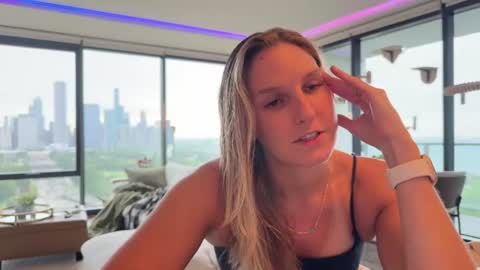 Snapshot of graciemae_baexx chatting on June 17, 2026, 5:14 pm Gracie Mae online show from June 17, 2026, 5:14 pm