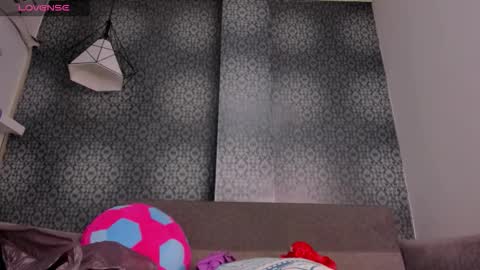 Mi Name is violeta  online show from March 12, 2026, 12:22 pm